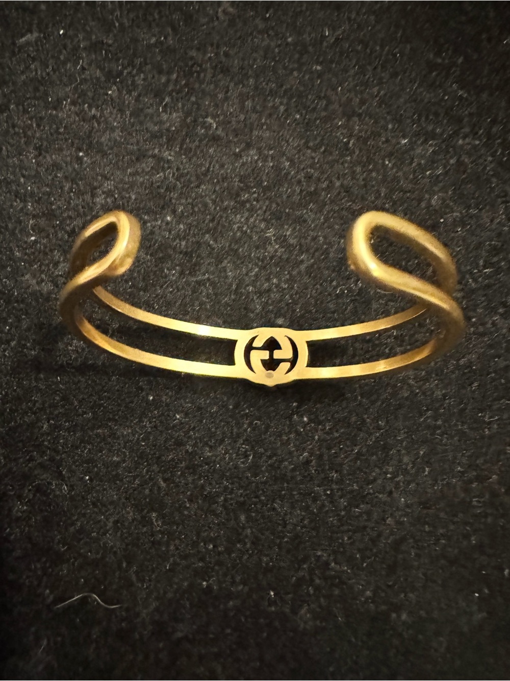 Gucci Gold Double-Band Interlocking G Cuff Bracelet - Picture 2 of 6